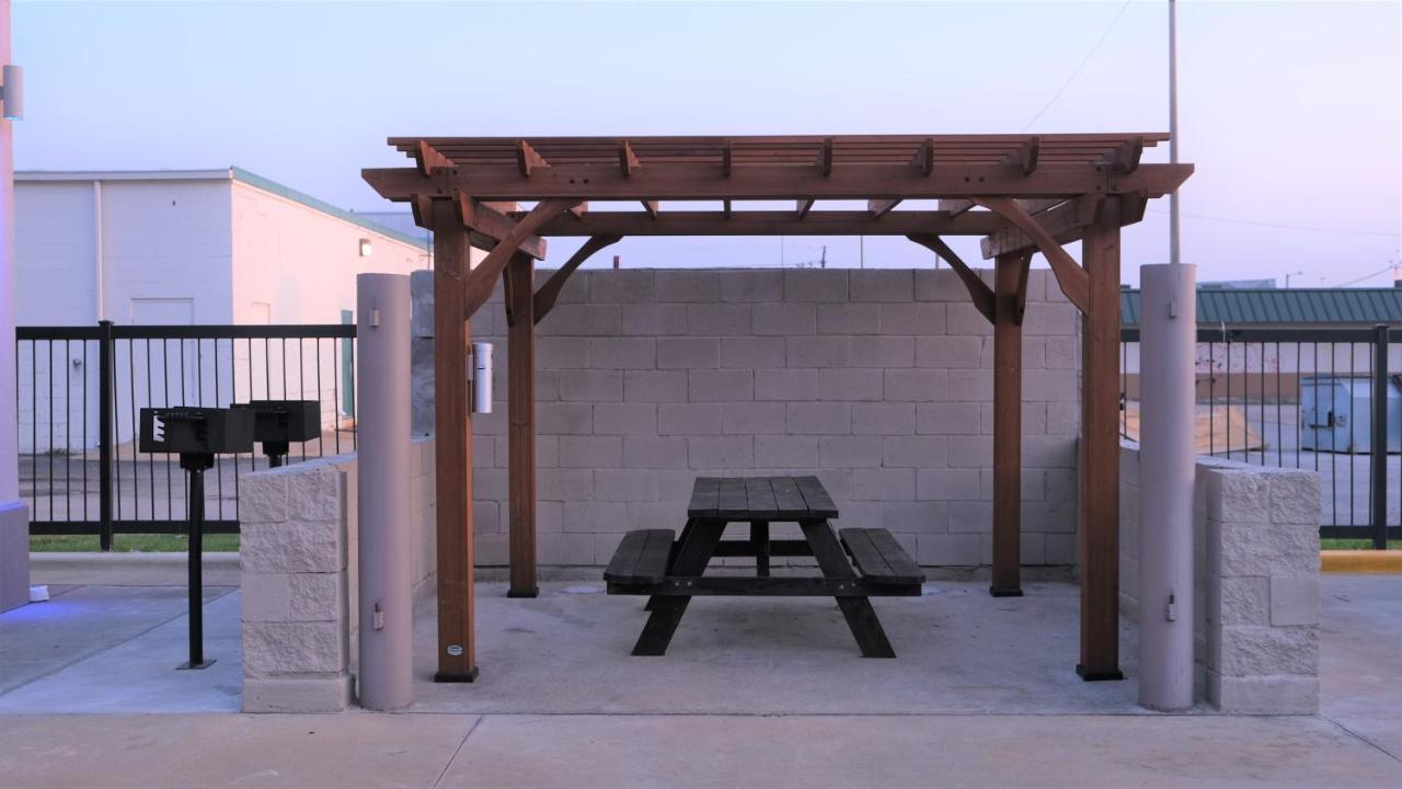 Catoosa Inn & Suites 外观 照片